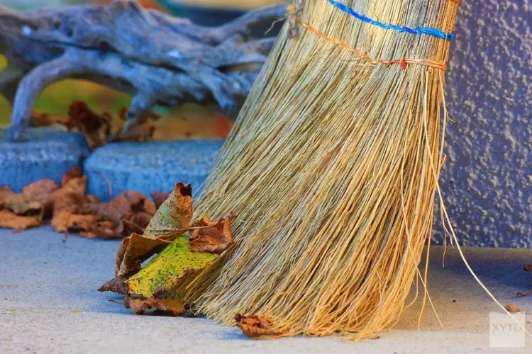 Het opruimen van bladafval start weer