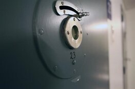 Man aangehouden op verdenking van betrokkenheid strafbare feiten in ziekenhuis in Assen