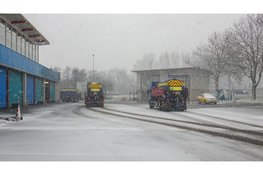 Strooiwagens van Rijkswaterstaat maken zich klaar voor sneeuwval