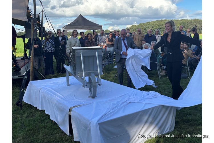 Gedetineerden PI Zwolle maken monument voor weeskinderen